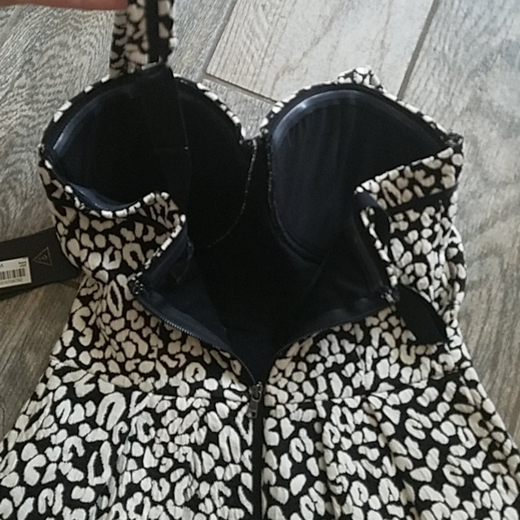 NWT sexy guess top - Picture 3 of 4